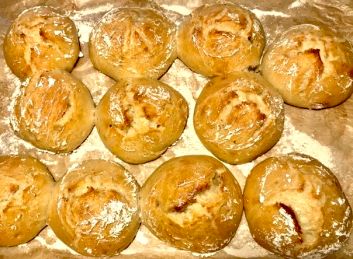 Dinkel-Buttermilchbrötchen Dinkel-Buttermilchbrötchen
